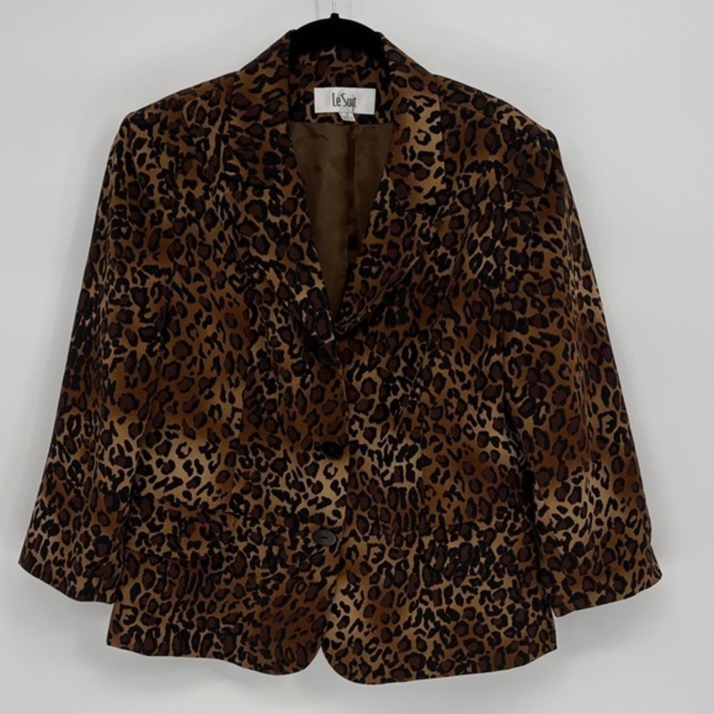 🏹 Le Suit 3 button Leopard Print Blazer
